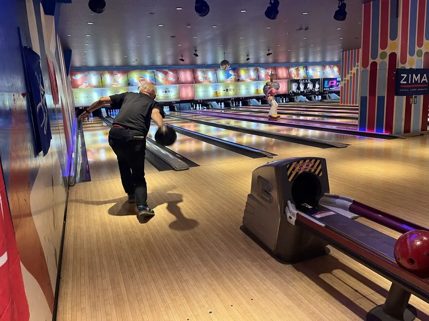 恒例ボウリング大会